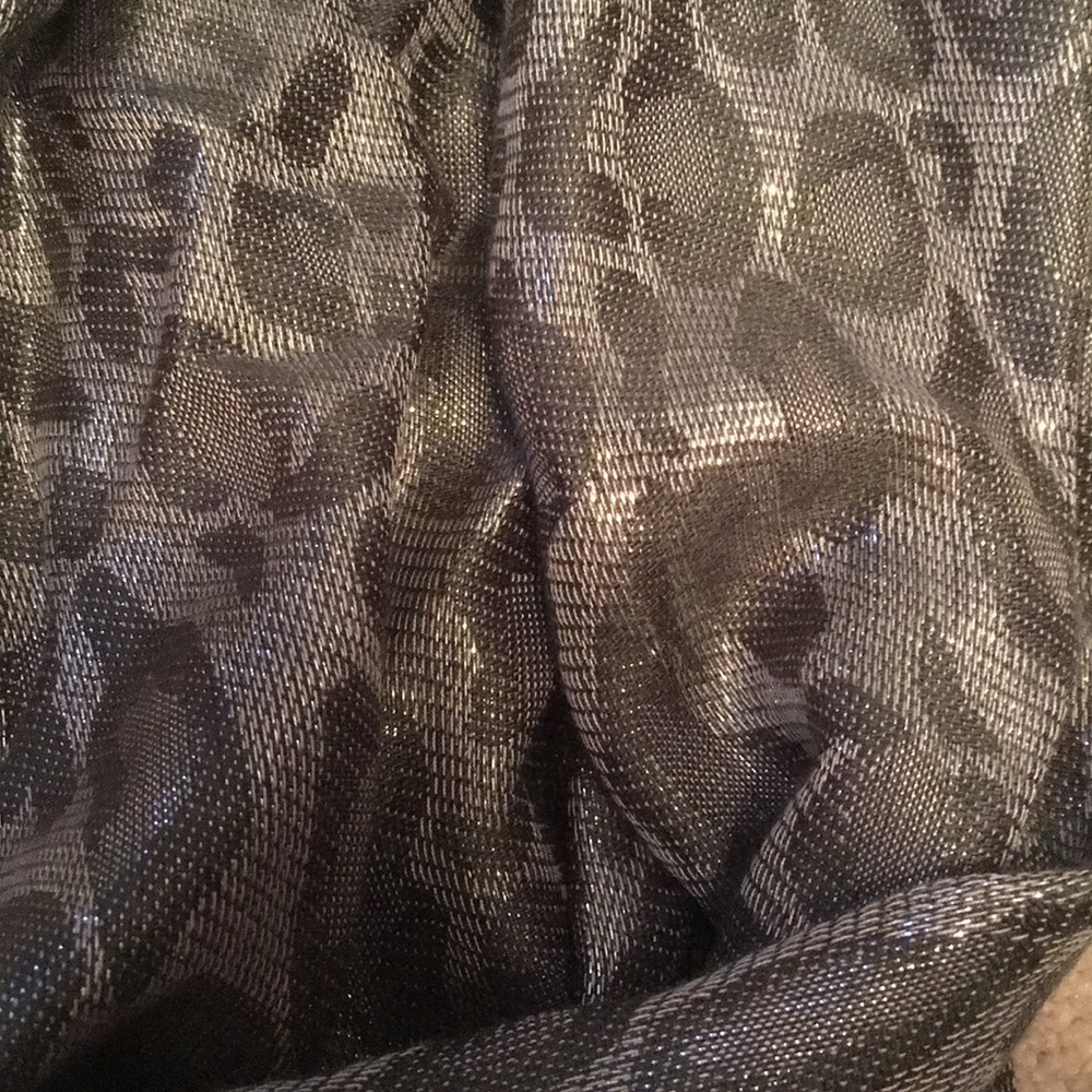 SCARF - Picture 2 of 3